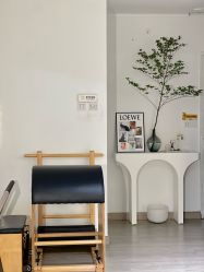 -闺蜜瑜伽·普拉提女性塑形馆