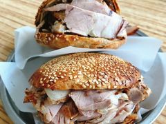 烧饼夹肘子肉-老四烧饼铺(丽源路店)