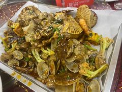 -鑫渔港海鲜本地菜·山海关浑锅(东戴河店)