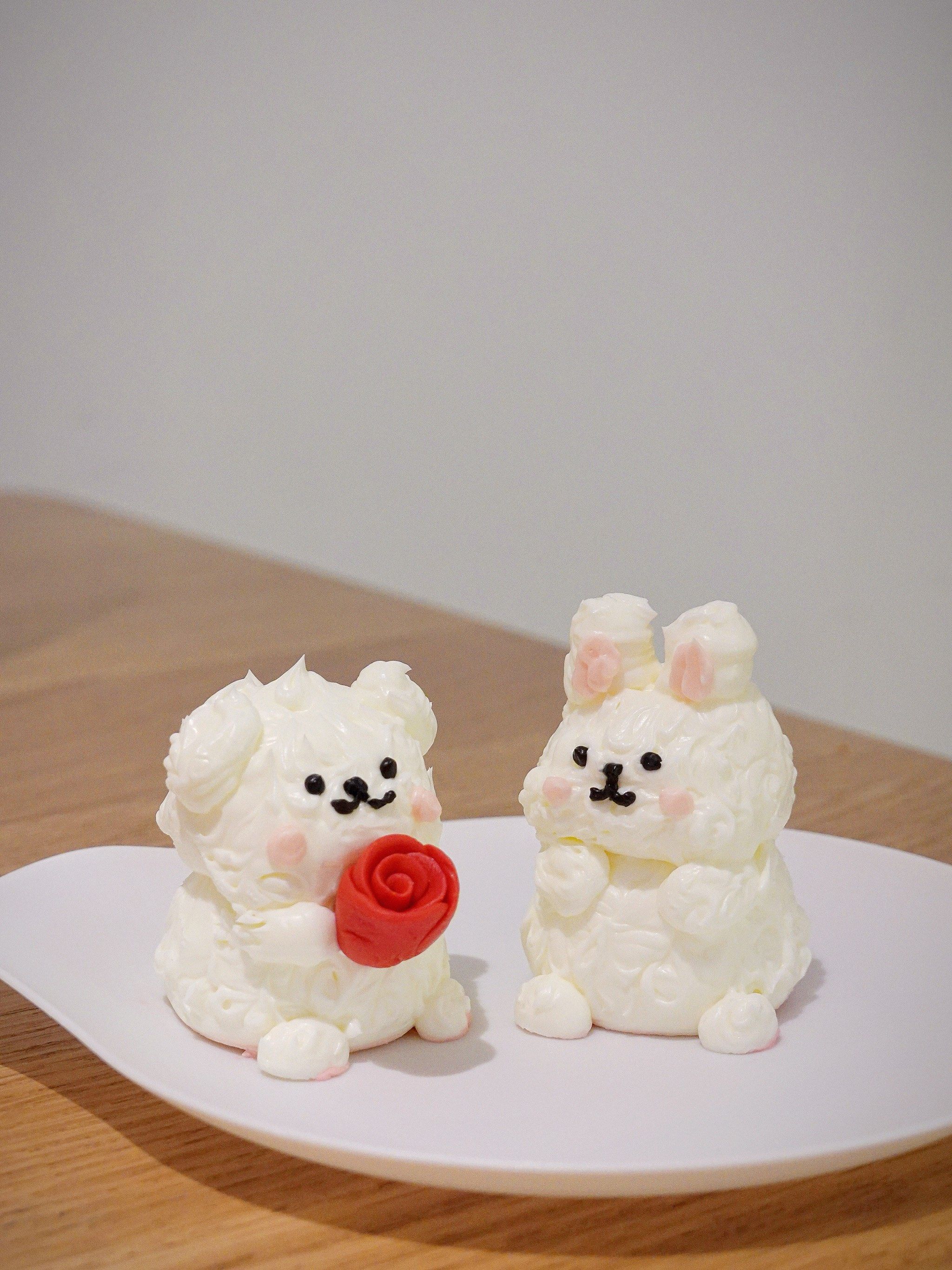 我的蛋糕好可爱哇[惊叹]