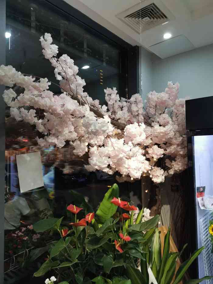 韦爵爷花艺生活馆(相城店)-"这家花店在健身房的楼下,今天家里需要