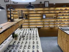 -罗伯特眼镜·蔡司官方授权(罗湖国贸店)