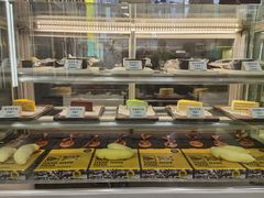 面包甜点陈列柜-猫王榴莲世家(三里屯SOHO商场店)