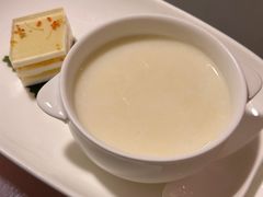 蛋白杏仁茶-香港龙凤楼(巨鹿路洋房店)