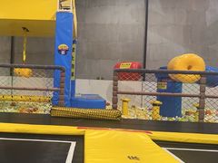 -极限PLAY运动娱乐新世界·团建派对潮玩休闲馆·室内蹦极高空游乐园