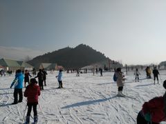 -十三陵雪世界滑雪场