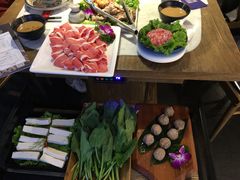 -尚尚仙·酸汤猪手·猪肚鸡火锅(华联万柳购物中心店)