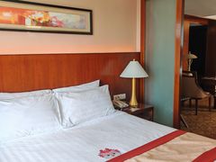 -汕尾巴黎半岛酒店