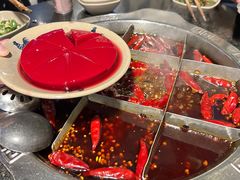 -洞亭火锅(防空洞总店)