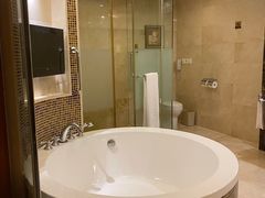 -汕尾巴黎半岛酒店