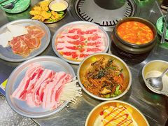 -欧巴炭烤肉오빠숯불구이(南京东路店)
