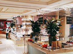 自助取餐区-咖啡苑自助餐厅·中国大饭店