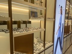 -J-Optical佳视明眼镜·蔡司视觉(青岛金茂览秀城店)
