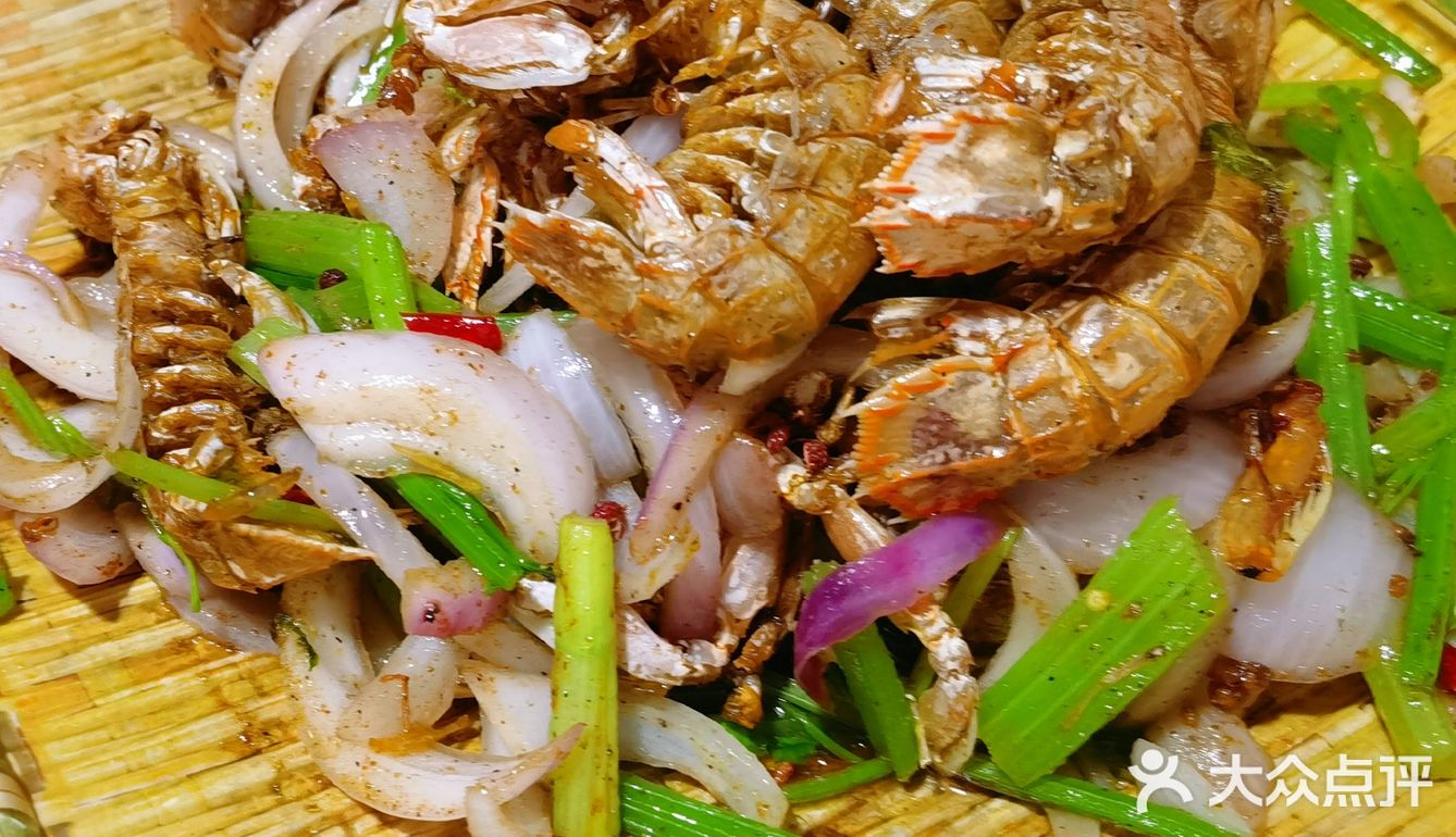 夜宵好去地 | 报上去热门榜第三！小龙虾爱好者的天堂