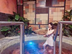 -泉城欧乐堡戏水湾艺术养生温泉