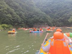 -安吉龙王山峡谷漂流