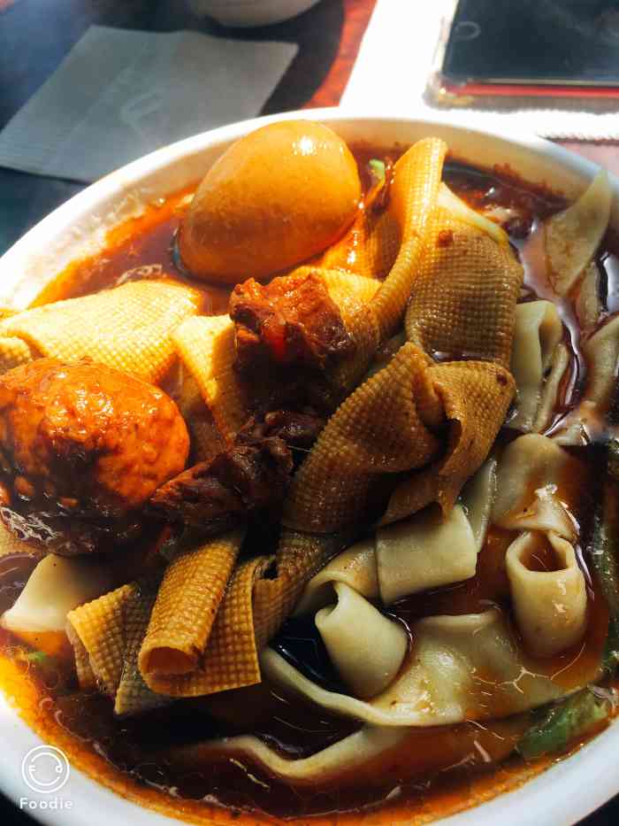 范记牛肉板面-"味道还是一如既往地好吃,大碗面加豆皮,加.