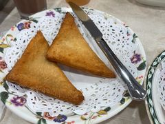咖喱吞拿鱼角-喜莲咖啡