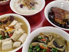 -蓝田九大碗民俗食府(蓝田店)