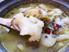 石锅酸菜鱼-周鱼小馆石锅酸菜鱼(活力汇店)