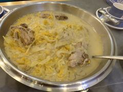 脊骨炖酸菜-东北农家小院(定西路店)