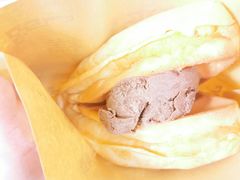 薄饼夹香芋雪糕-成裕雪糕店(士多店)