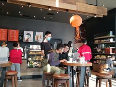 大堂-星巴克(七宝领展广场1F店)