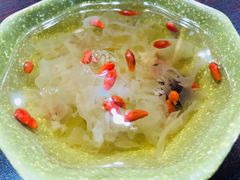 银耳汤-舒小笼松针小笼包