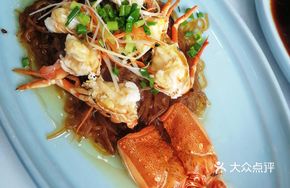 Steamed Large Flower Lobster with Vermicelli