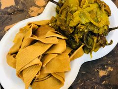 油焖尖椒拼干豆腐-张包铺(道外店)