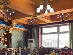 -白鹿苑蒙餐(鄂温克宾馆店)