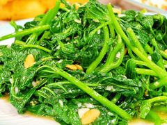 豆瓣酱炒番薯叶-唔止卤嘢·潮州府城菜(鹭江店)