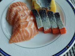 -亚洲国际大酒店·云顶阁旋转自助餐厅