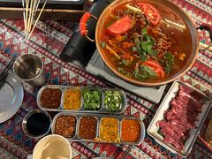 昆明寻甸酸菜牛肉火锅-云边嬢嬢·云南野料现摏火锅
