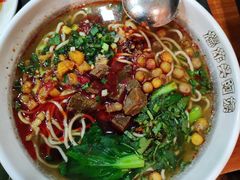 张飞牛肉面-爆炸头阿姨小四川正宗川味小吃(无任何分店)