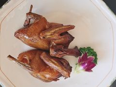 脆皮乳鸽-过山风酒楼(白云观街北里小区店)