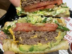 -The Habit Burger Grill 哈比特汉堡(爱琴海店)