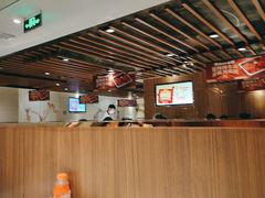 -海底捞火锅鲜切牛肉主题店(长寿路店)