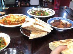 -蓝田九大碗民俗食府(蓝田店)