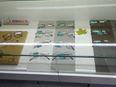 -提一眼镜·蔡司·依视路(小寨店)
