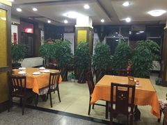 大堂-凤百年大骨鸡饭庄