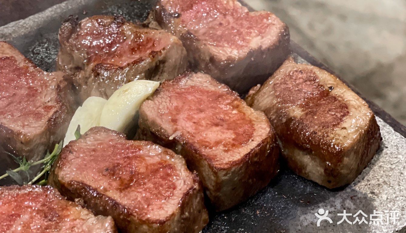 广州 | ABC首创分段式石烧牛扒🥩五成熟玫瑰色一口沉醉🤤