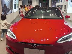 -TESLA 特斯拉(上海太古汇体验店)