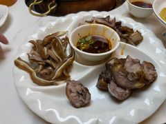 -菌海森林·非遗野生菌火锅(西山区滇池路摩根道店)