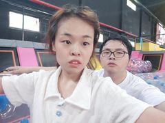 -嘿哟动霸CHUA·新潮玩运动娱乐中心·蹦床滑冰团建乐园
