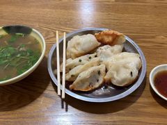 -黄阿姨锅贴大王(万航渡路店)