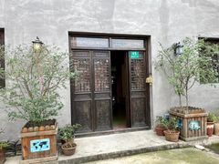 -小草屋轰趴馆别墅派对新场团建家庭聚会