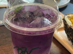 -Chom Cafe and Restaurant