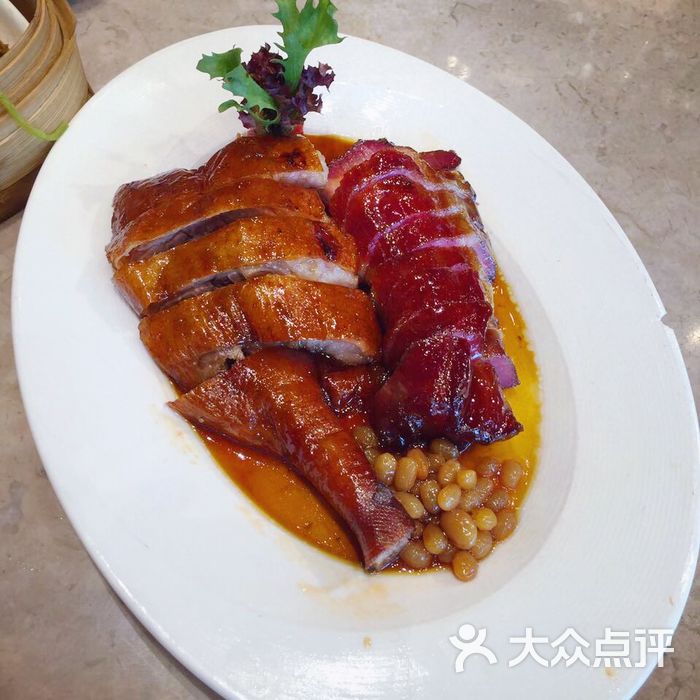 表妹香港靓点餐厅 叉烧烧鸭双拼