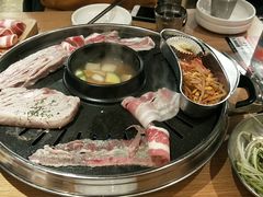 -江南猪肉商会无限续吃(弘大店)